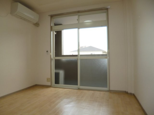 倉敷市老松町５丁目のアパートの洋室