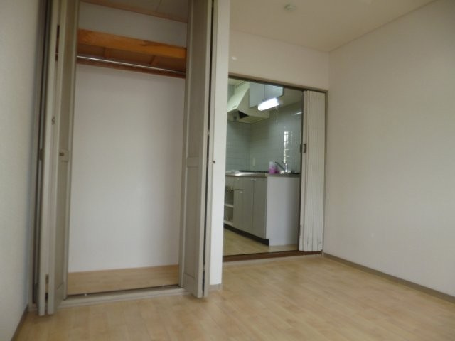 倉敷市老松町５丁目のアパートの洋室