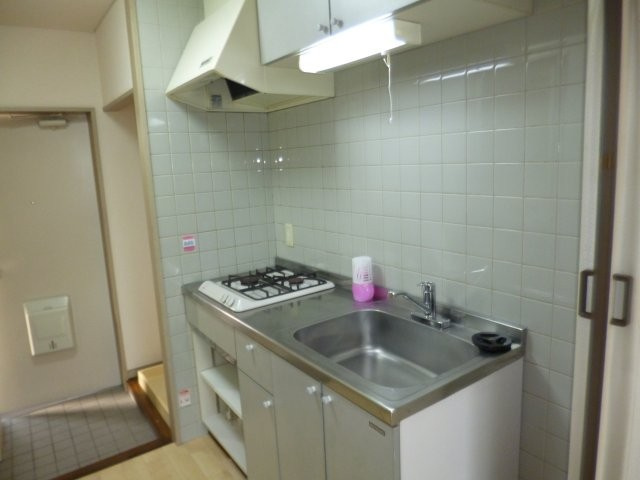 倉敷市老松町５丁目のアパートのキッチン|２口ガスコンロ付きシステムキッチン