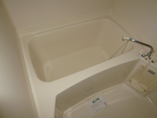 ファミール彦崎の浴室