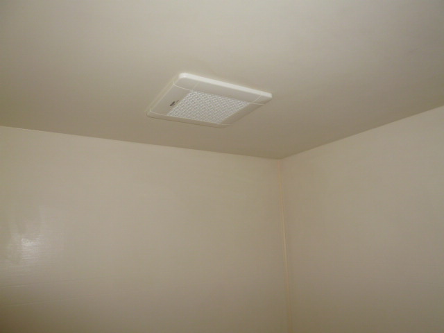 ファミール彦崎の浴室