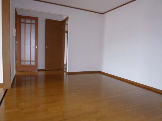 ファミール彦崎の居間・リビング