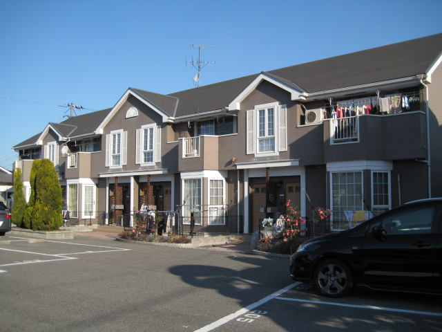 ファミール彦崎の外観