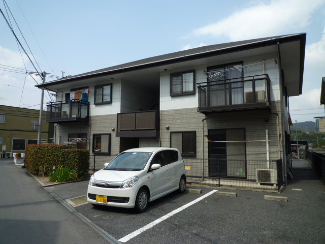 倉敷市徳芳のアパートの外観