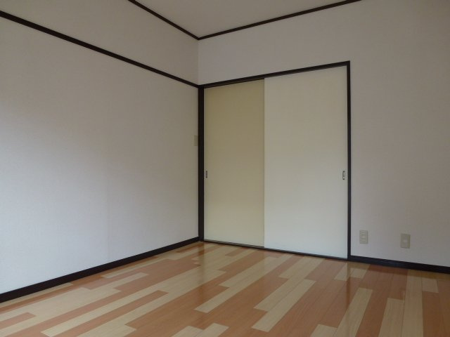 レグルスの洋室