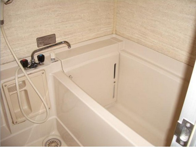 【浴室】 | 初台パークサイドハイツ | 少しゆとりのある浴槽