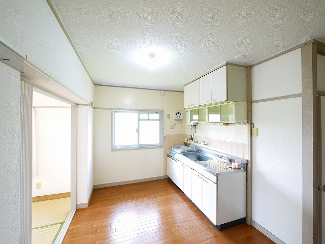 中登美団地(個人）のキッチン|コンパクトなキッチンで掃除もラクラク