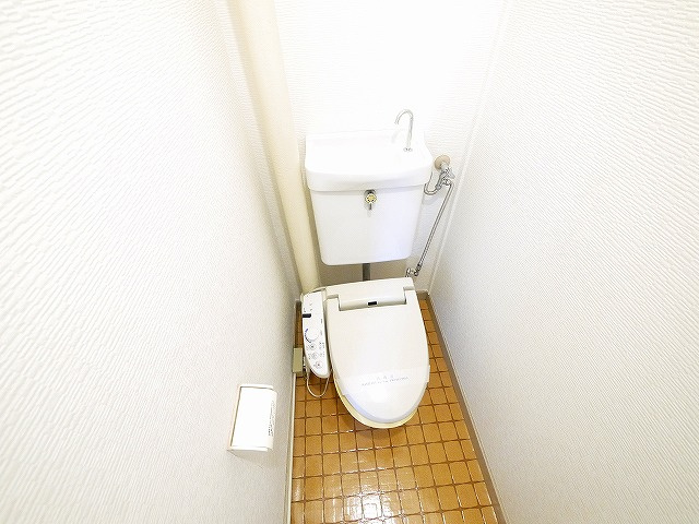 中登美団地(個人）のトイレ|落ち着いた色調のトイレです