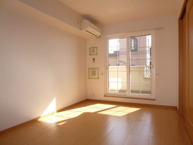 グローリアＡの居間・リビング