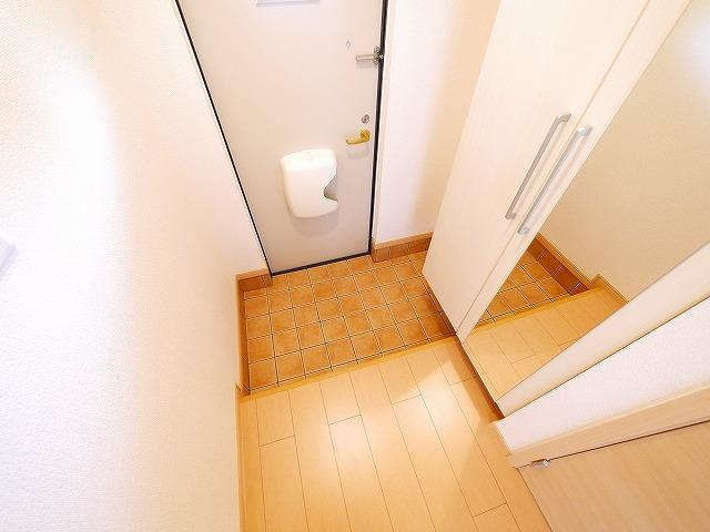 イル　ベラージオ　Ｂの玄関|落ち着いた玄関です