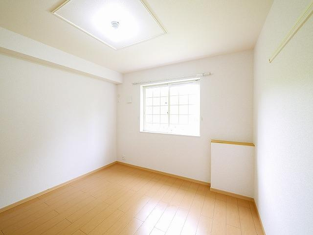 イル　ベラージオ　Ｂの内装|きれいな洋室です