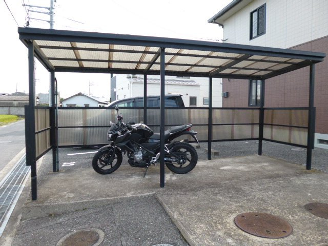 総社市井手のアパートのその他共用部分|自転車置き場