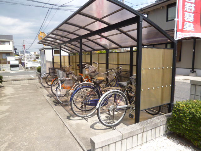 総社市中央６丁目のアパートのその他共用部分|自転車置き場