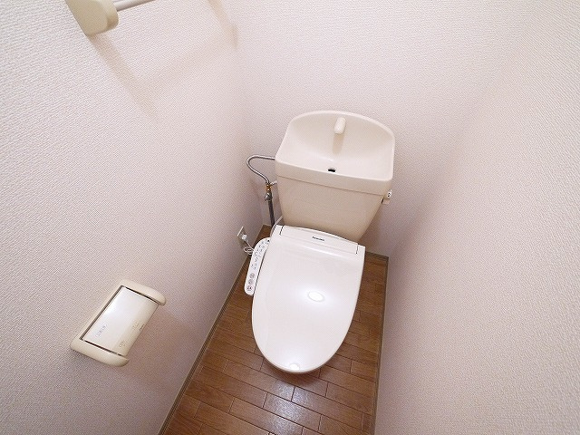 グランドールサンエイのトイレ|ゆったりとした空間のトイレです