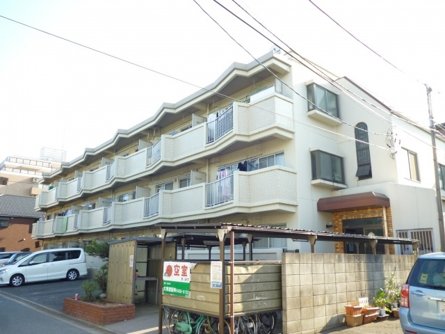 グリーンピア彦春のエントランス