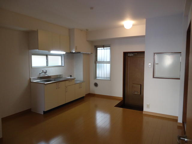 グリーンピア彦春の玄関