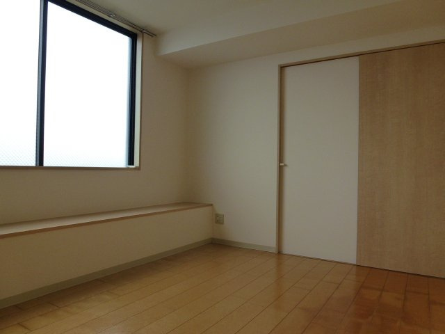 サウンド小岩の洋室