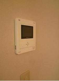 【セキュリティ】 | 西原1丁目戸建 | ちゃんとTVモニター付きなので、誰か来た時も安心ですね☆