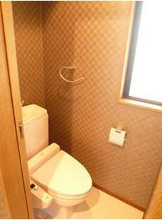 【トイレ】 | 西原1丁目戸建 | ウォシュレット完備♪冬の便座は凍えますよね・・(><) 