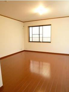 【居間・リビング】 | 西原1丁目戸建 | 広い！明るい！フローリング！10帖のLDKヾ(*´∀｀*)ﾉ