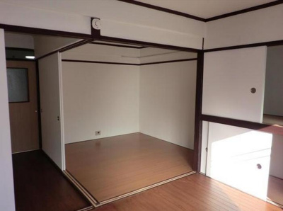 【洋室】 | 富ヶ谷マンション | 南向きのため、日差しが行き届いています(o^^o)♪