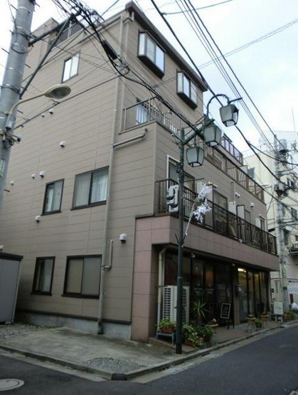 【外観】 | TT代々木 | 閑静な住宅地に佇む茶色い外観が目印(-^〇^-)