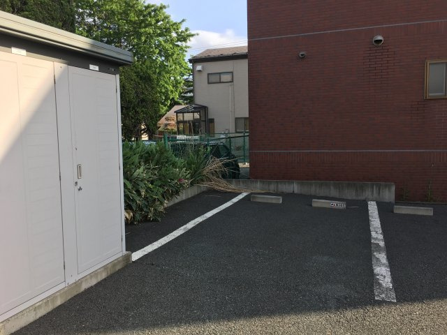ネッカーの駐車場