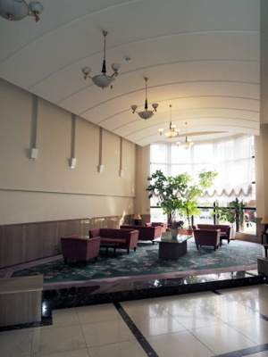 【エントランス】 | ゴールデングリタ宝塚