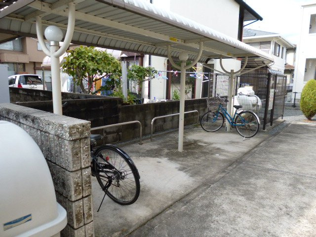 倉敷市上東のアパートのその他共用部分|自転車置き場