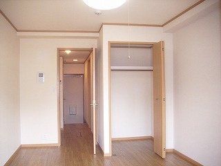 【洋室】 | シャン・ド・フルール岸和田