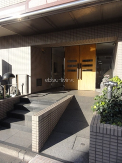 【エントランス】