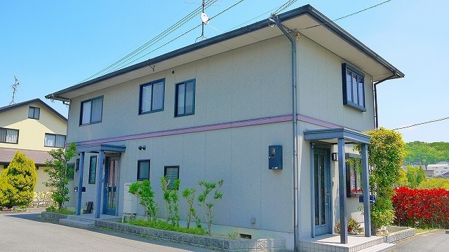 吉村テラスハウス（朱雀）の外観