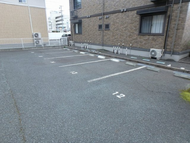 メゾン・ド・ソリアードの駐車場