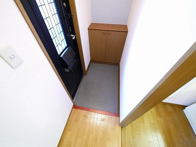 サンリッチの玄関|シューズボックスがあると便利です