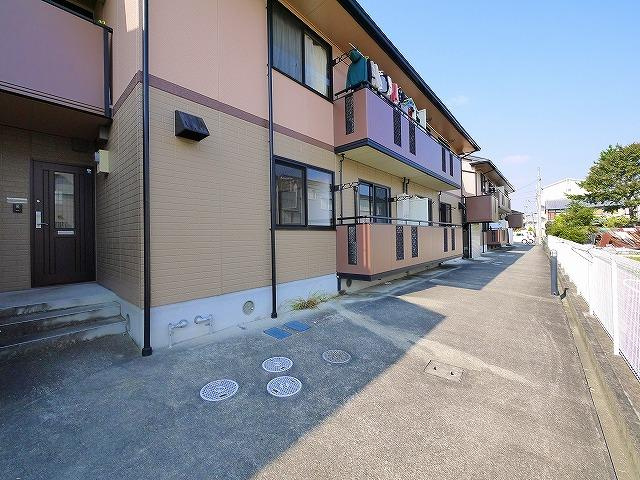 サンリッチのその他共用部分|ゆとりのあるエントランスです