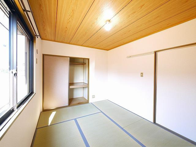 サンリッチの和室|畳の上でゆっくりとくつろげます