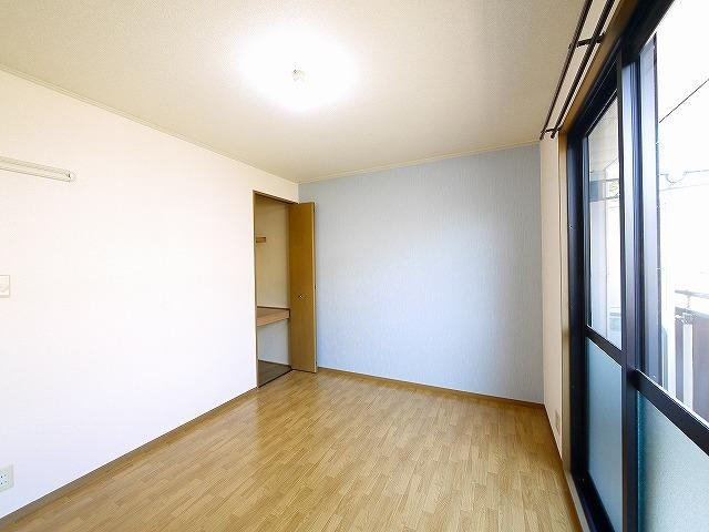 サンリッチの洋室|クローゼットがあります