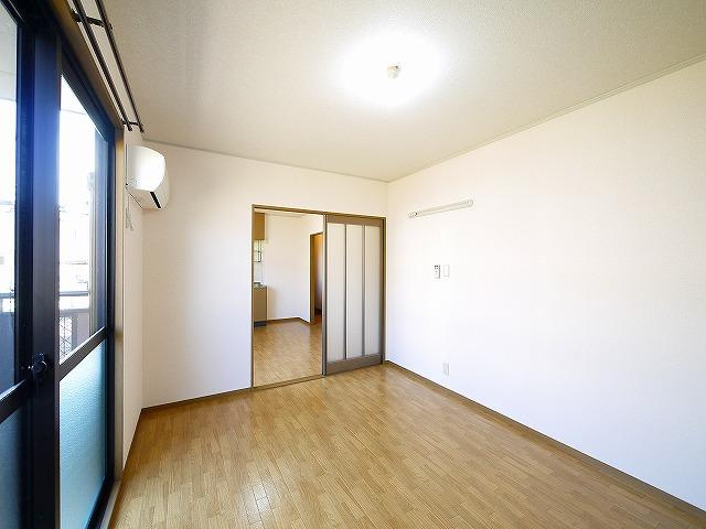 サンリッチの寝室|ゆとりの広さです