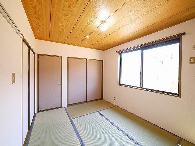 サンリッチの和室|収納スペースが豊富な和室です