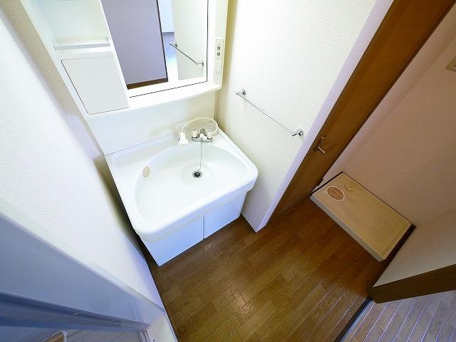 サンリッチの洗面所|洗濯機を室内に置けます