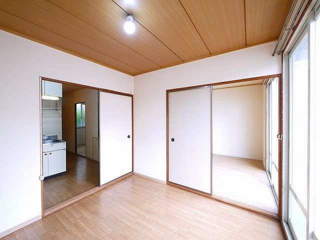サンコート神殿Ａの洋室|広々とした洋室です