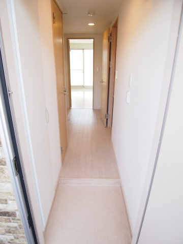 リブリ・祐光の玄関