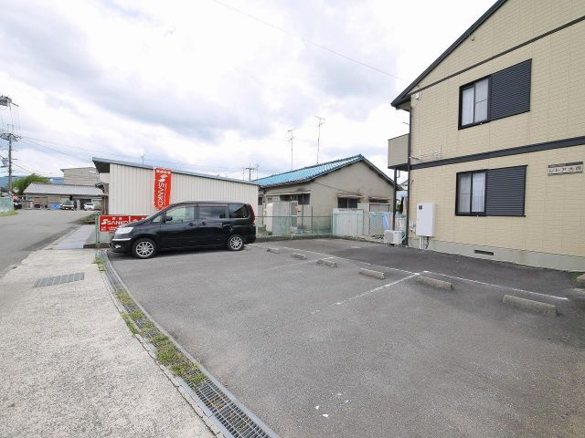 レトア大西の駐車場