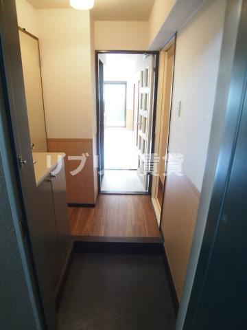 フジタマンションの玄関