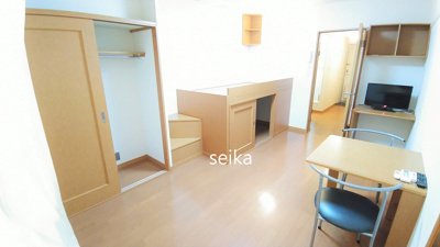 【居間・リビング】 | ストリーム | 造り付ベットタイプのお部屋です。