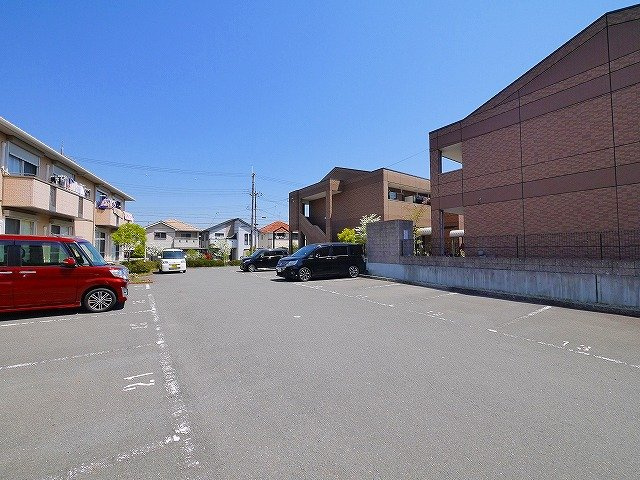 クレストタウンCの駐車場|駐車場です