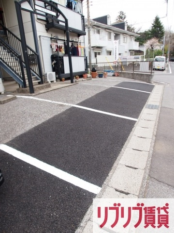 ルミエールの駐車場