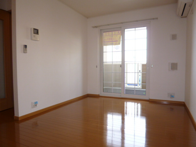 スクエア・レジデンスＢの居間・リビング