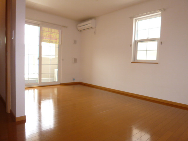 スクエア・レジデンスＢの居間・リビング