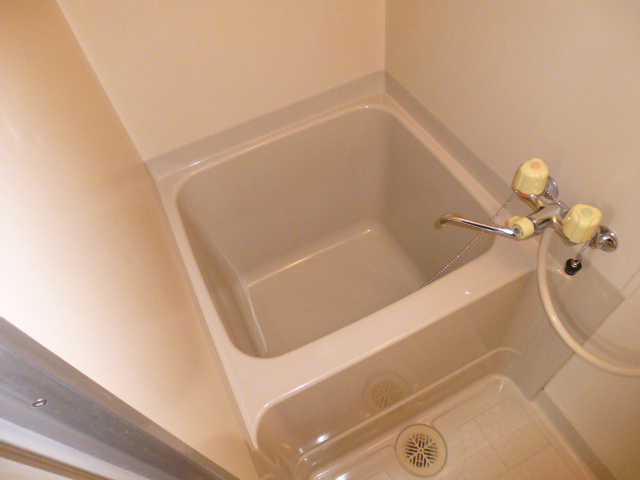 茶屋町エビスコーポの浴室